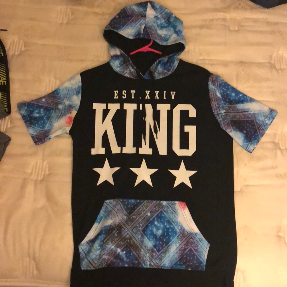 Hooded shirt